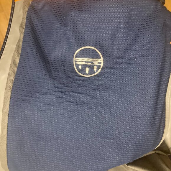 Men’s Medium Vineyard Vines On-The-Go Packable Rain Shell – Orange - Picture 9 of 9